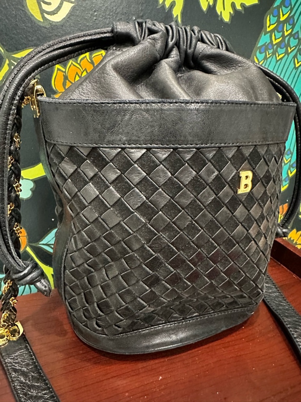 Vintage Bally Black Woven Lambskin Bucket Bag | Mid-1980s | Braided Chain Strap - Picture 8 of 15